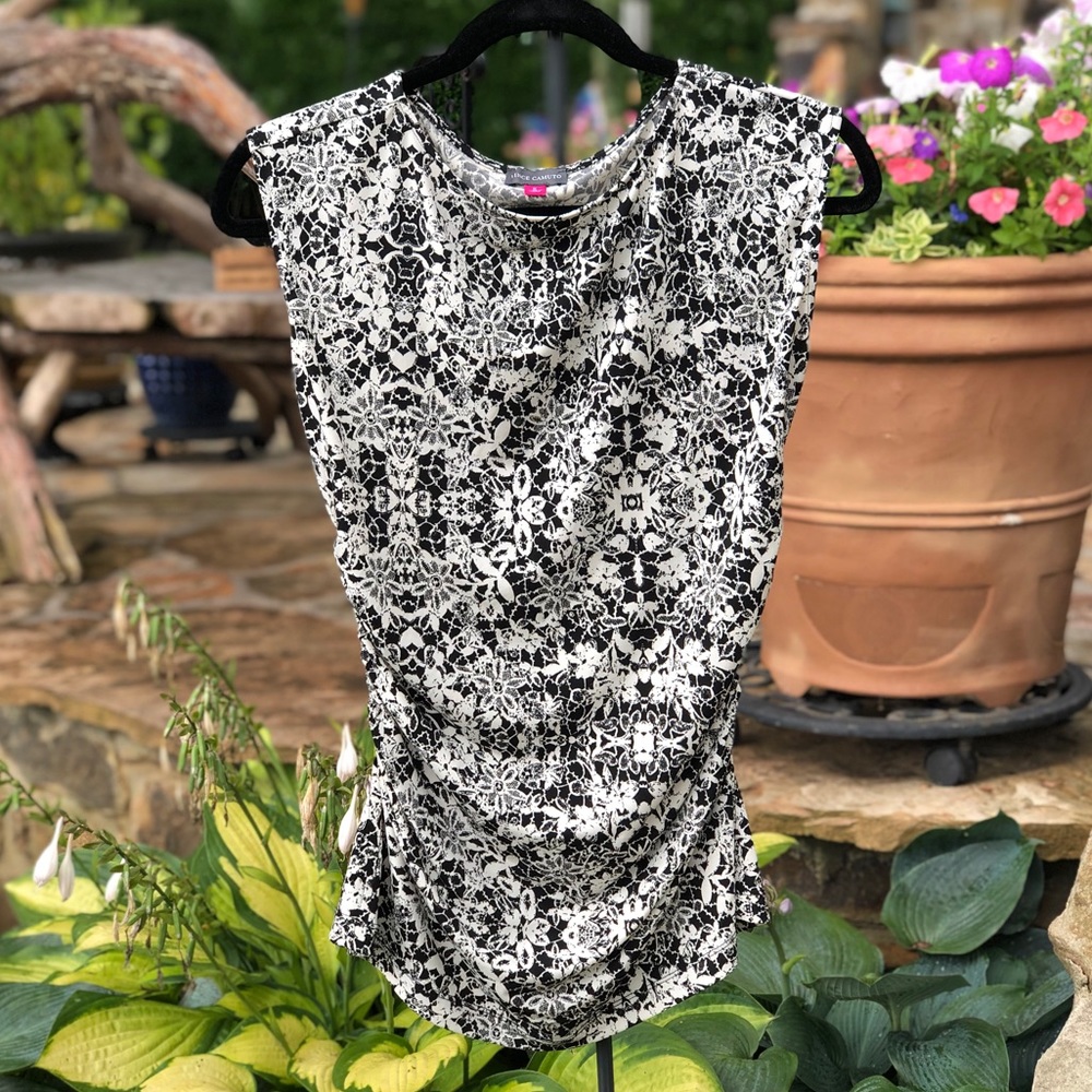 VINCE CAMUTO Blouse